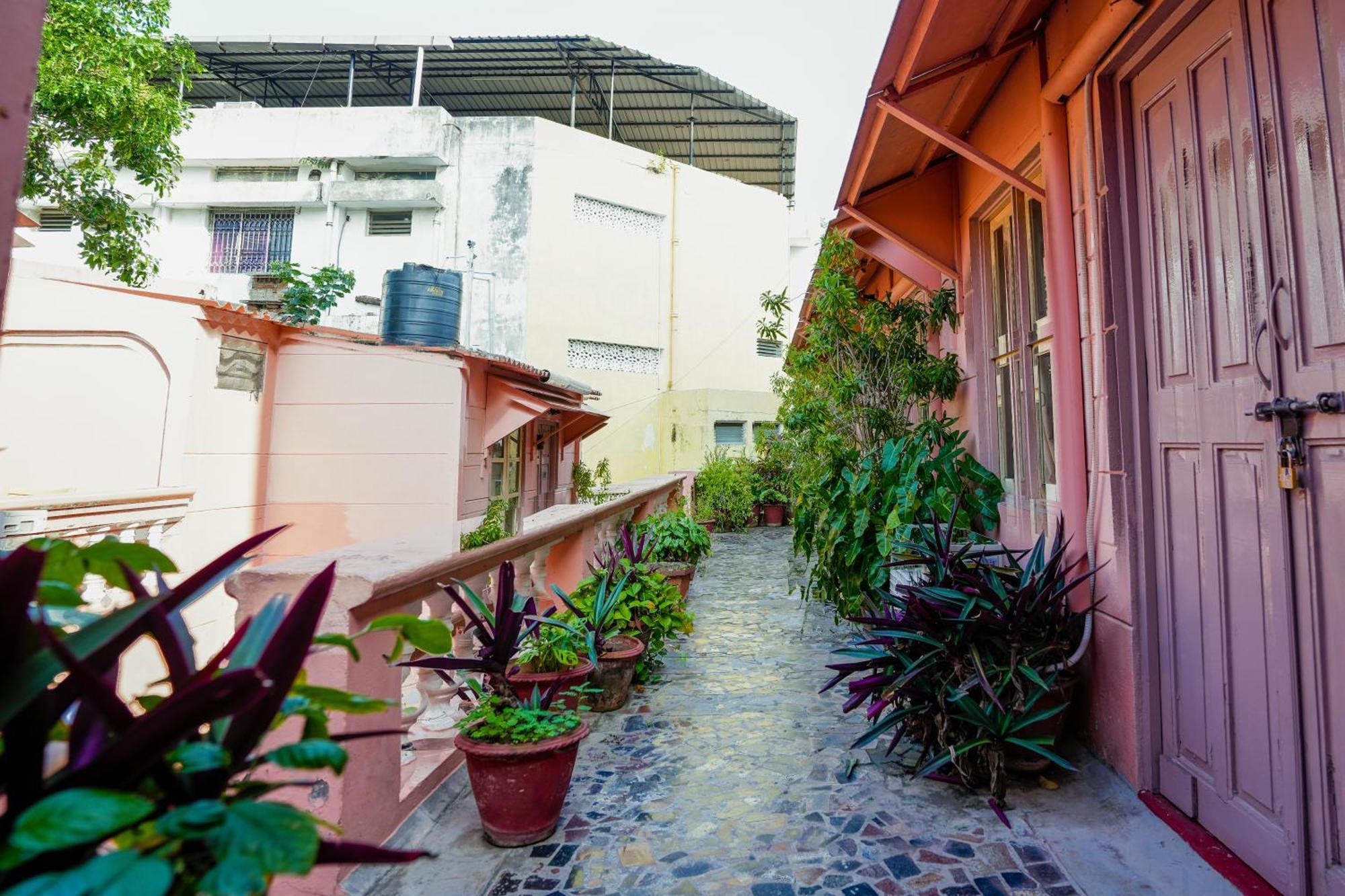 French Villa Pondicherry Exterior photo